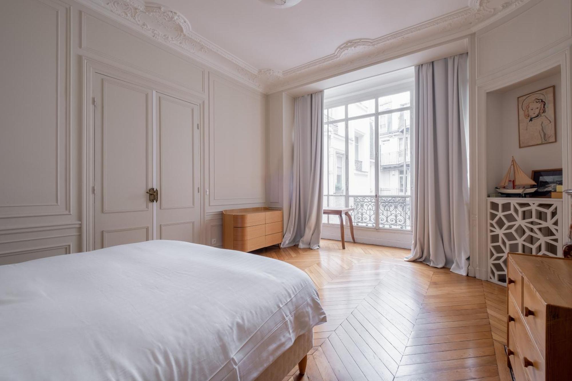 Veeve - A Window To Apartment *