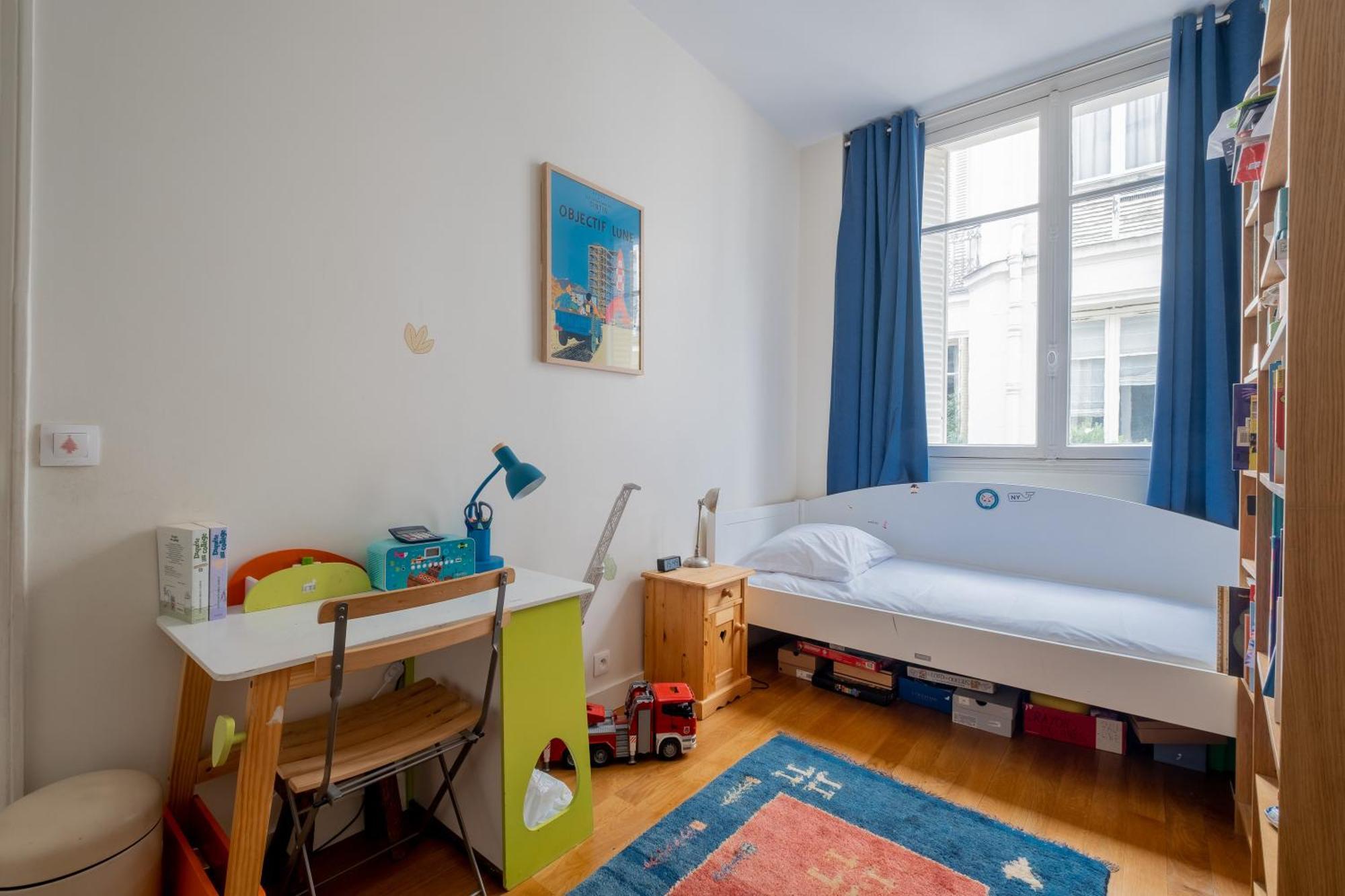 Veeve - A Window To Apartment